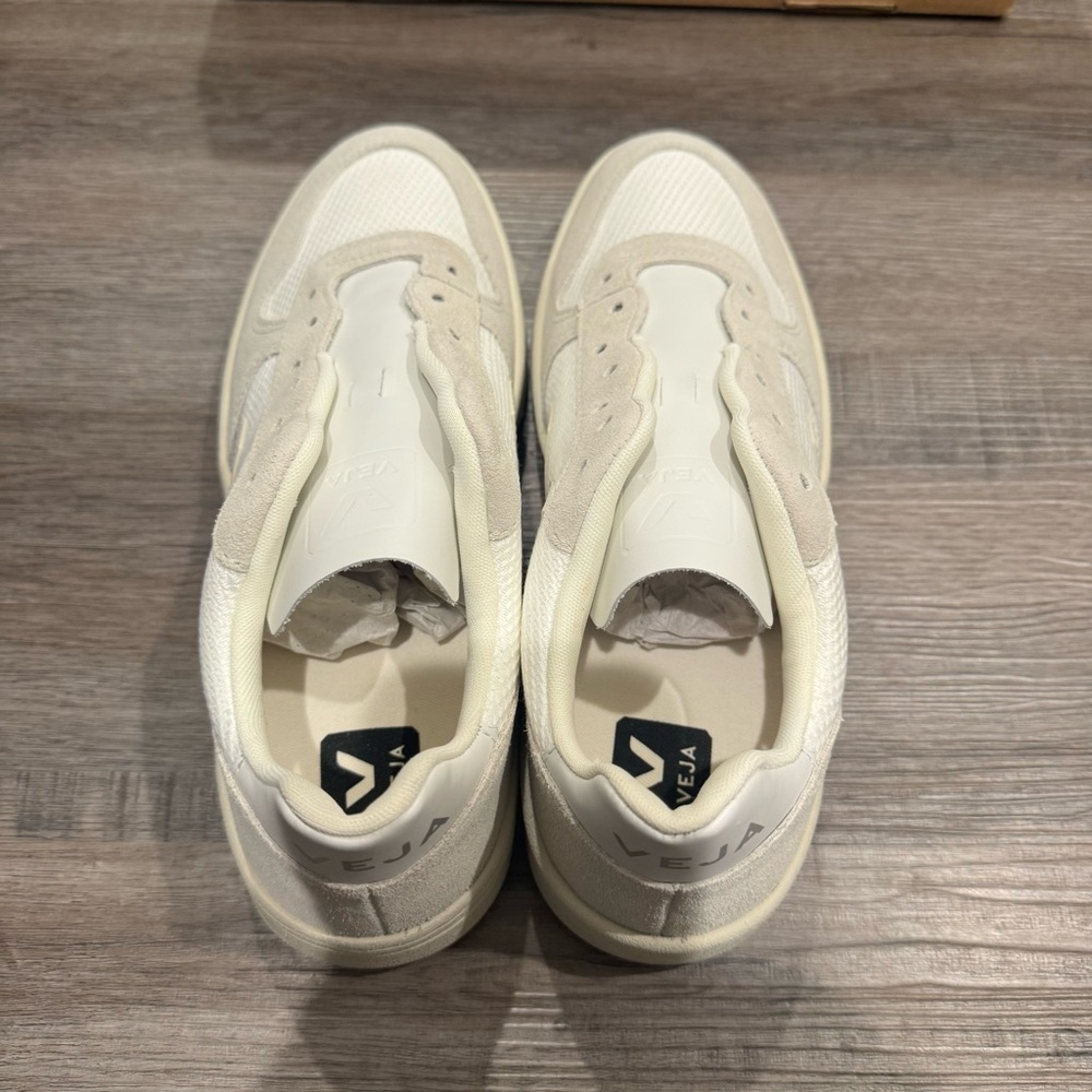 Veja V-10 B Mesh White Natural Low Top Sneakers - Picture 5 of 13